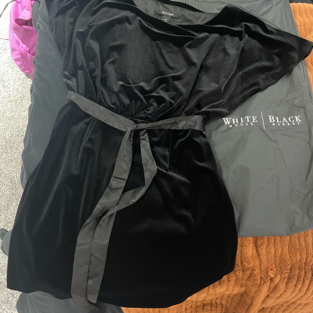 White House Black Market Women's Black Velvet Robe